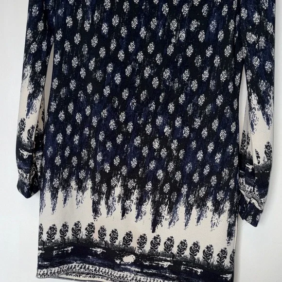 Wayf Elegant Blue and Black Dress - Picture 4 of 9